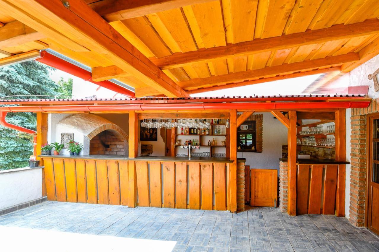 Penzion Turista Banská Štiavnica Exteriör bild